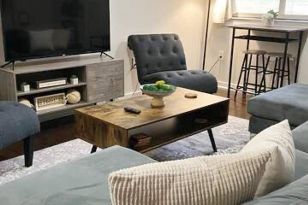 Townhouse In Uptown King Bed-Wi-Fi-Free Parking-Pool Apartman Charlotte Kültér fotó